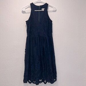New York & Company navy blue sleeveless lace v neck dress for women